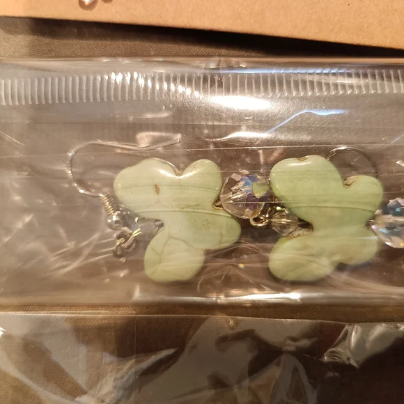 Assorted Earrings Set with Turquoise Color  One White Cloisonne Bangle - Picture 8 of 10